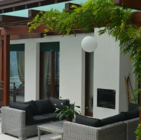 Βίλα Sleeps 10 Pool Air Con *