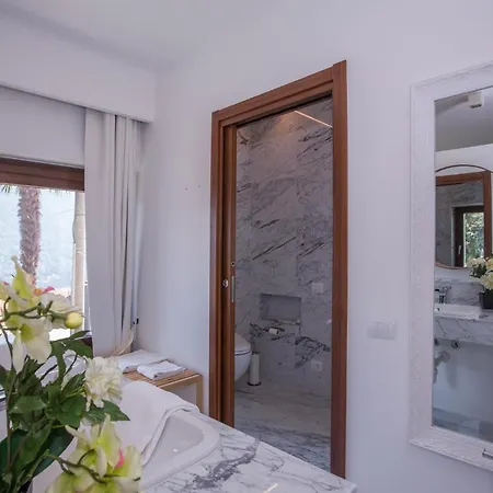 Βίλα Sleeps 10 Pool Air Con Moltrasio